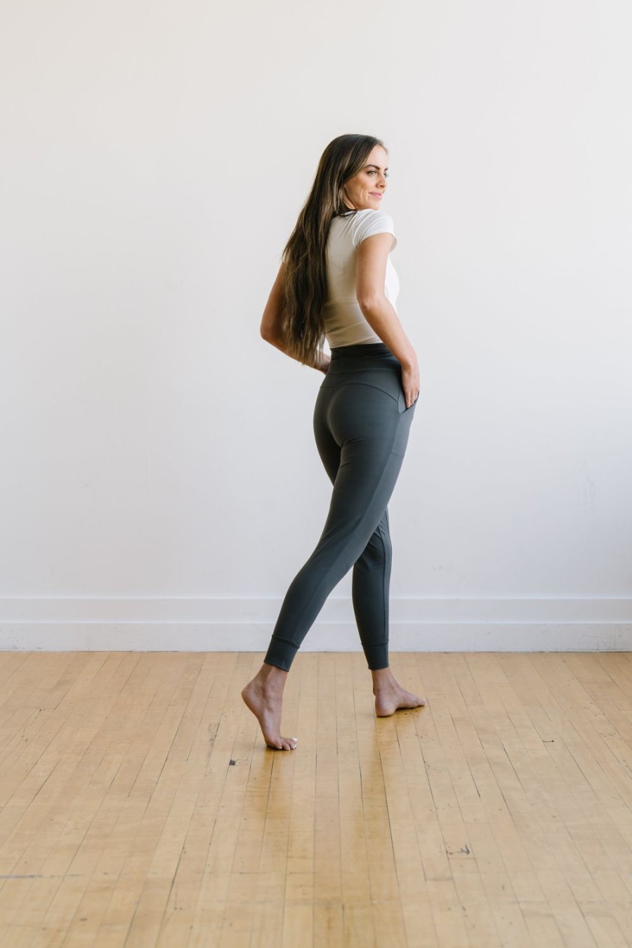 Bottoms Maven Thread | Warmup Joggers - Charcoal | Mt Luxe