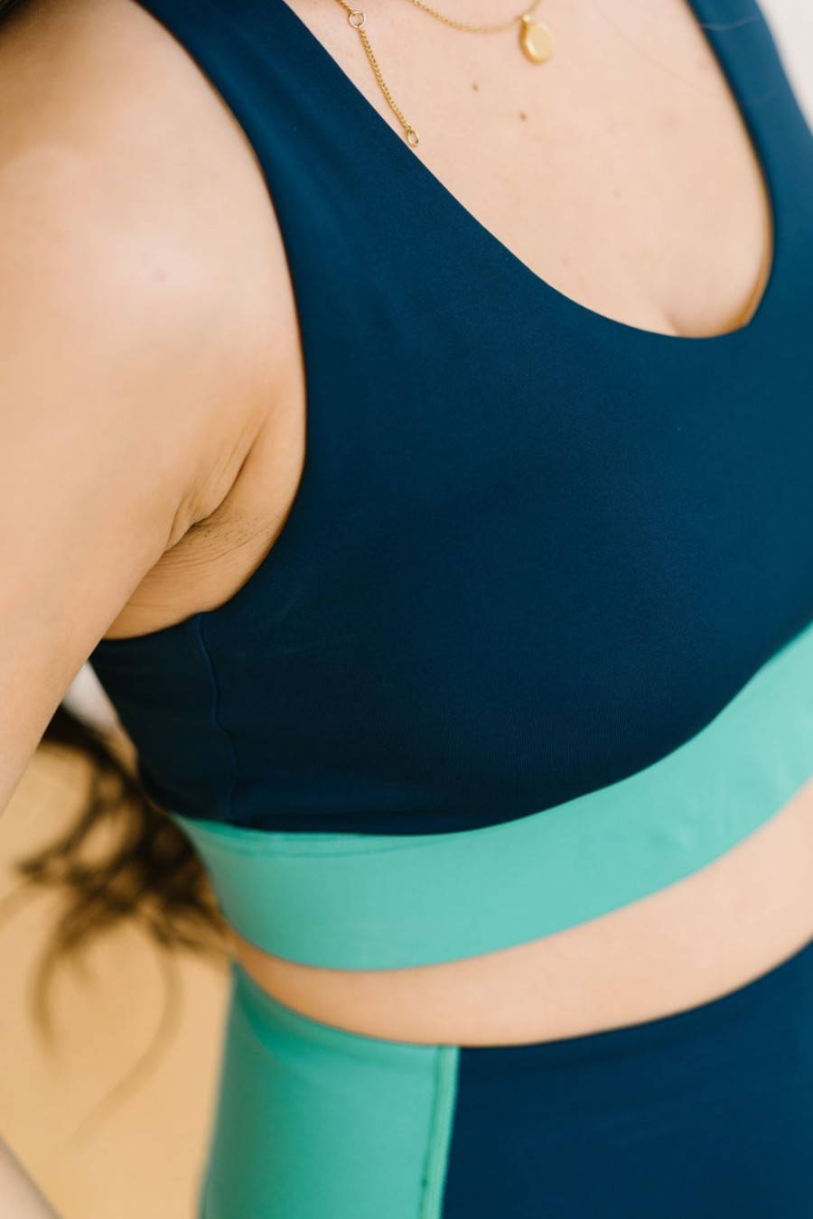 Tops Maven Thread | Criss Cross Sports Bra - Teal Colorblock | Mt Sport