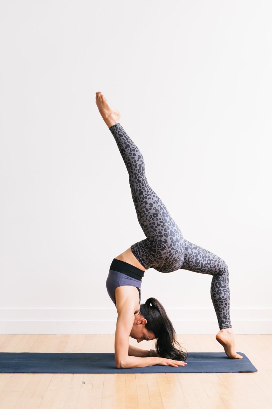 Bottoms Maven Thread | Inspire Leggings - Gray Leopard | Mt Sport